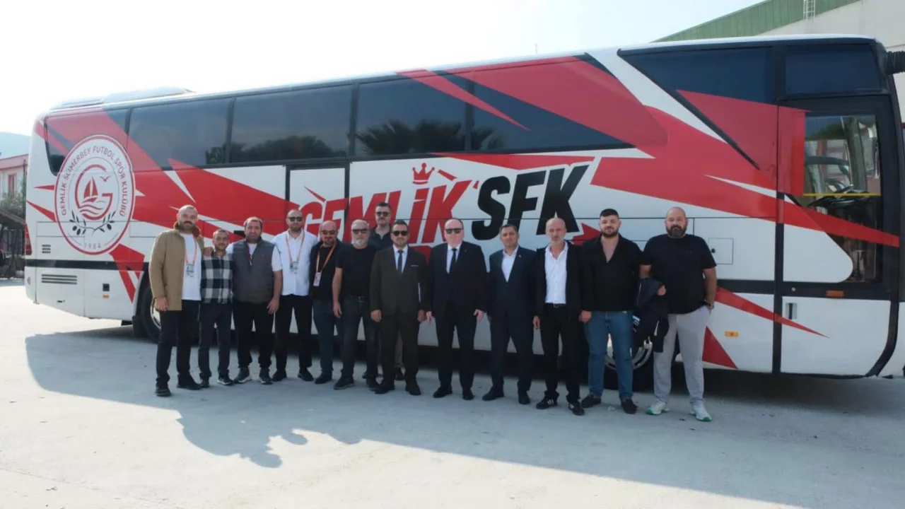 Gemlikspor'a kooperatif desteği! Takım otobüsü envantere girdi