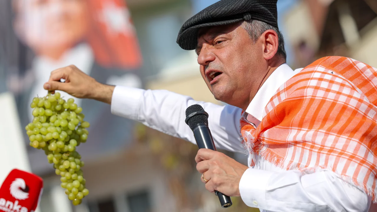 Özgür Özel'den üzüm üreticilerine 7 maddelik çözüm planı: "Sarıgöl'den söz veriyorum"