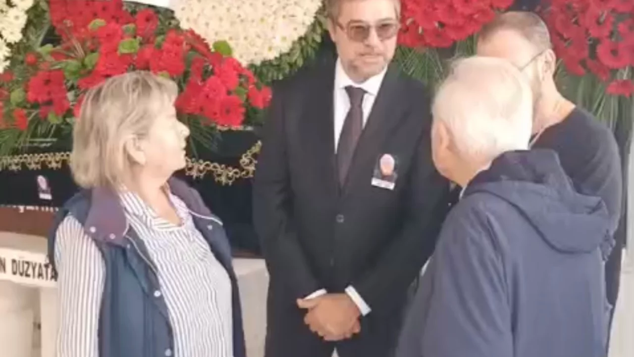 Engin Altan Düzyatan'ın acı günü! Babası Mevlan Düzyatan İzmir'de son yolculuğuna uğurlandı