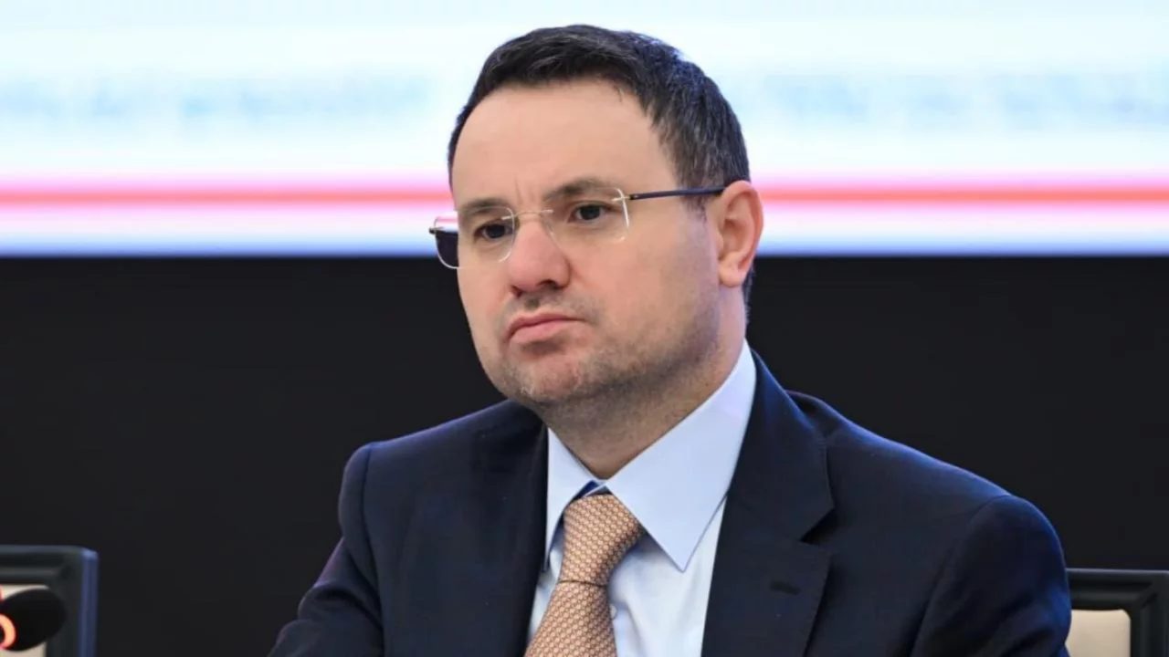 Bakan G&uuml;rlek'ten fon soruşturmaları a&ccedil;ıklaması: G&ouml;n&uuml;ll&uuml; iade sorumluluğu ortadan kaldırmayacak
