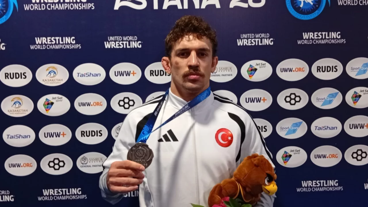 Yüksel Sarıçiçek dünya ikincisi oldu! Milli güreşçiden şampiyonluk sözü