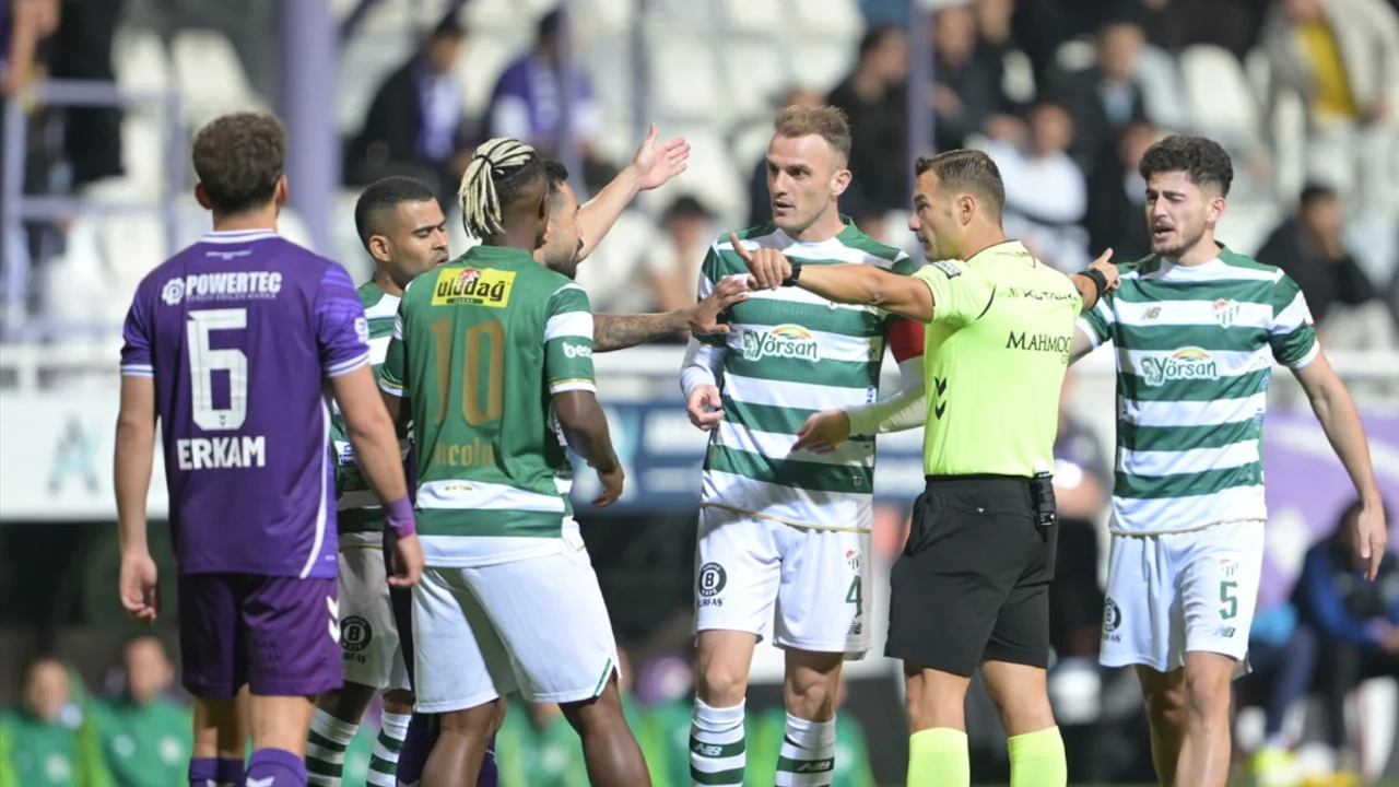 Ankara'da gol yağmuru! Bursaspor galibiyeti s&ouml;kt&uuml; aldı