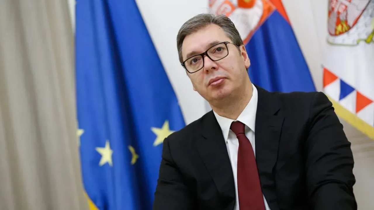 Sırbistan'da se&ccedil;im depremi! Aleksandar Vucic yenilgiyi kabul etti