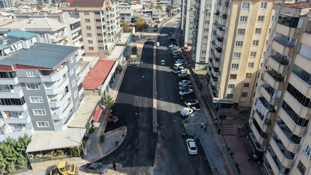 Bursa'da yol yapım &ccedil;alışmaları s&uuml;r&uuml;yor