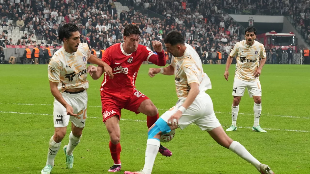 Beşiktaş'tan Başakşehir karşısında kritik galibiyet! Maçın kilidini son bölümde açtı
