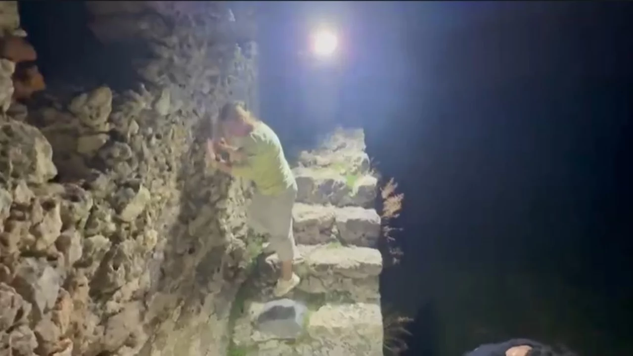 Alanya Kalesi'nde korku dolu anlar! Surlarda mahsur kalan 3 Rus vatandaşı kurtarıldı