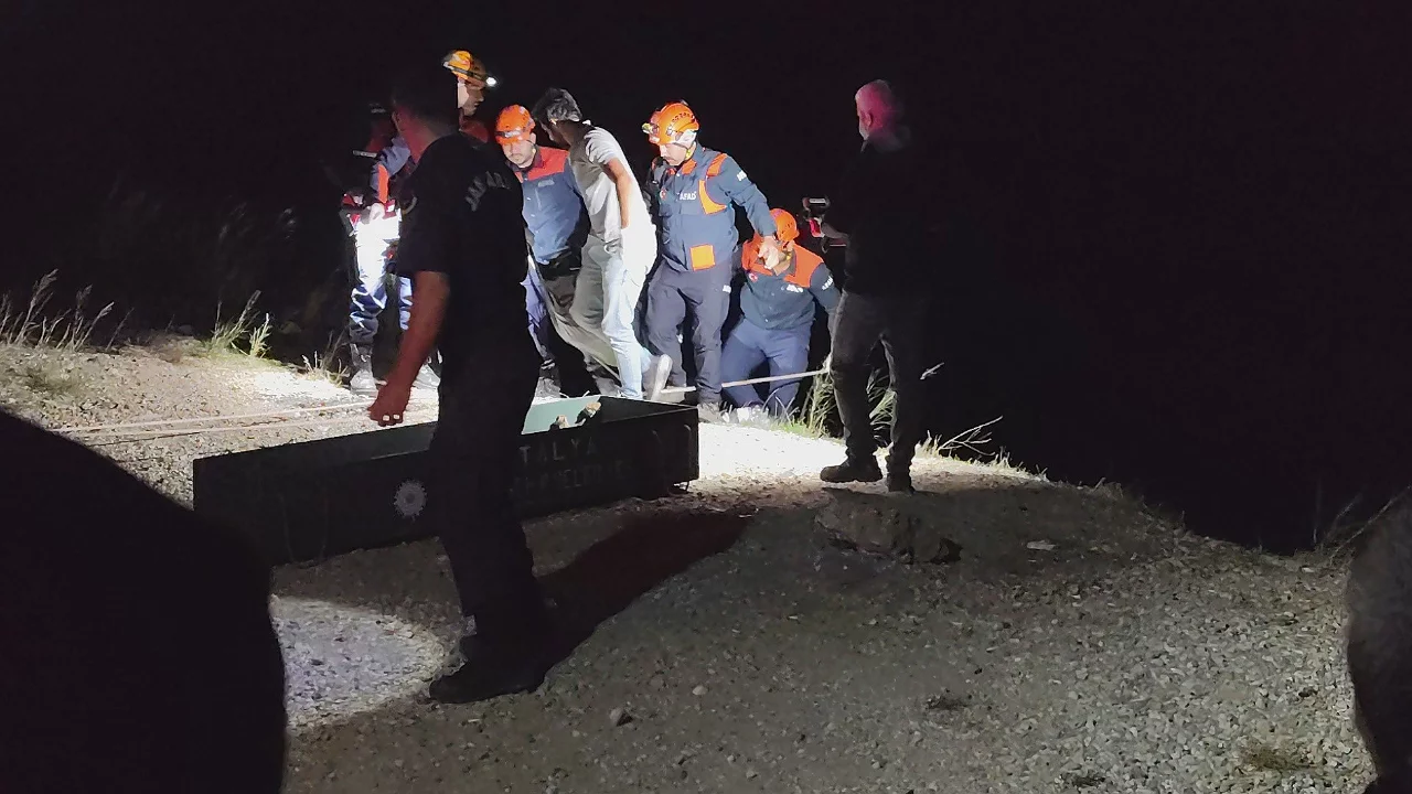 Kayıp olarak aranan &ccedil;iftin otomobili u&ccedil;urumda bulundu