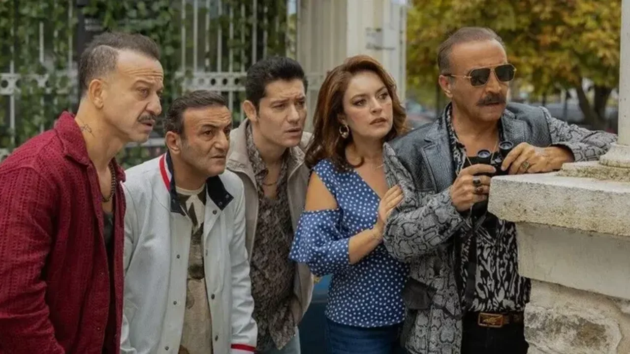 Organize İşler'in ardından Beyaz Show da gündemde! YouTube'daki beğenmeme sayısı dikkat çekti