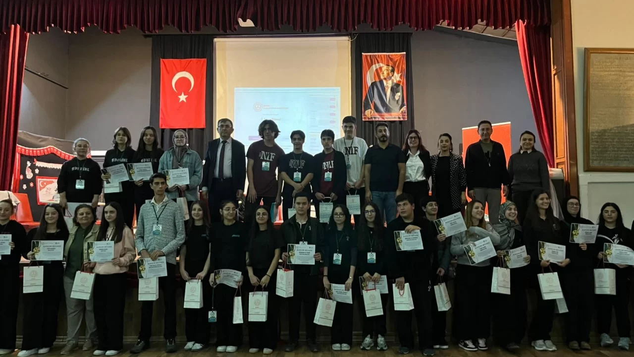Tabiat ve yaşanabilir çevre bilgi yarışması Bursa il finalinde birincilik Nilüfer' in oldu