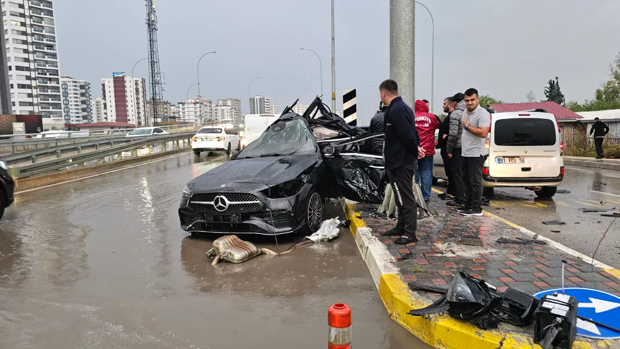 Adana'da yağışlı yol can aldı!