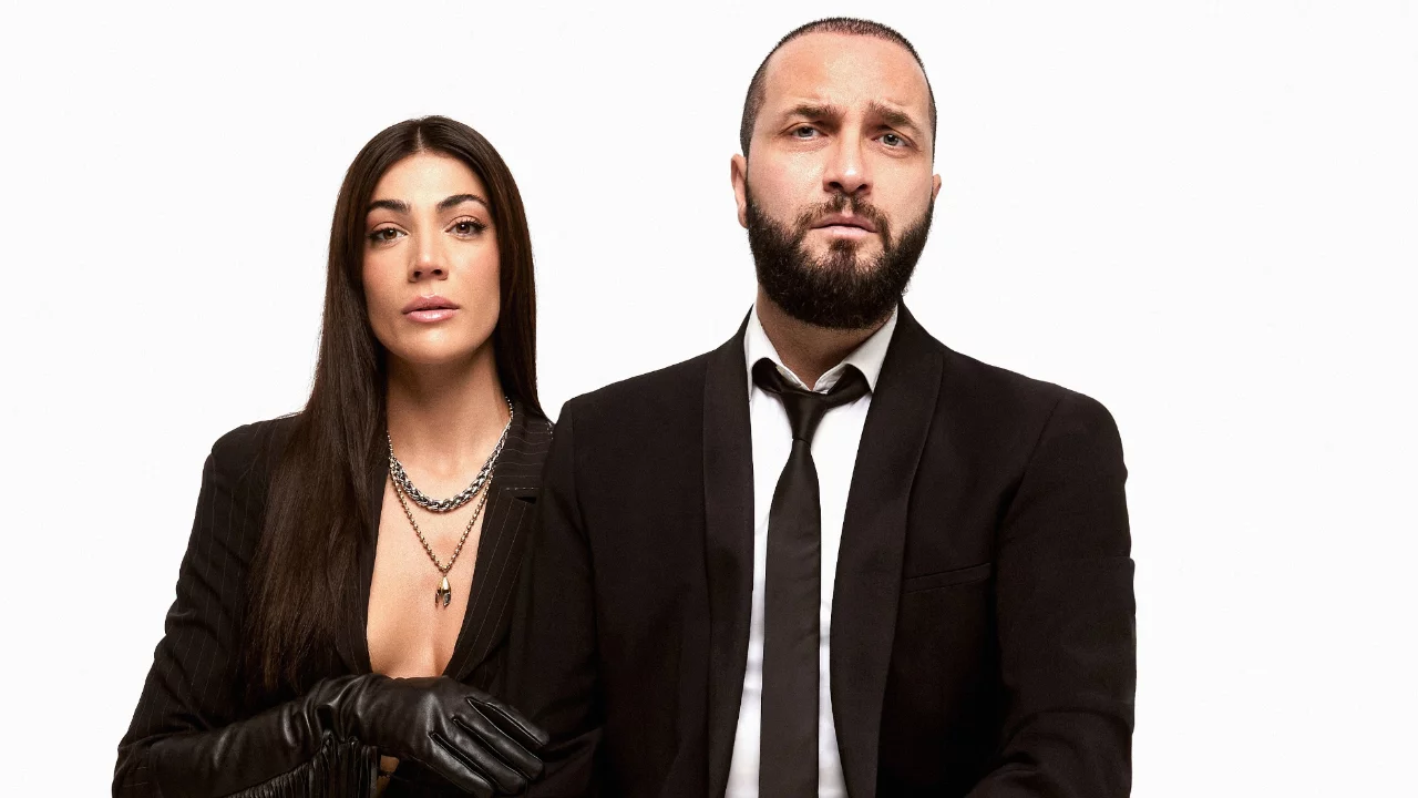 G&uuml;nay Restaurant'ta yıldız buluşması! Berkay ve Ivi Adamou aynı sahnede