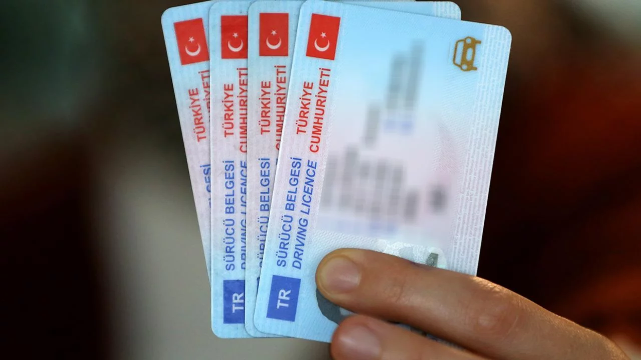 Kimlik ve diploma i&ccedil;in ezber bozan adım! 2027'de test edilecek