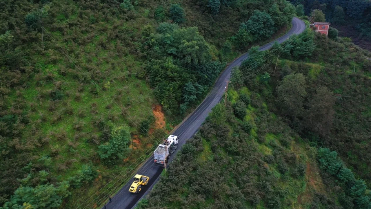 25 yıllık yol sorunu çözülüyor