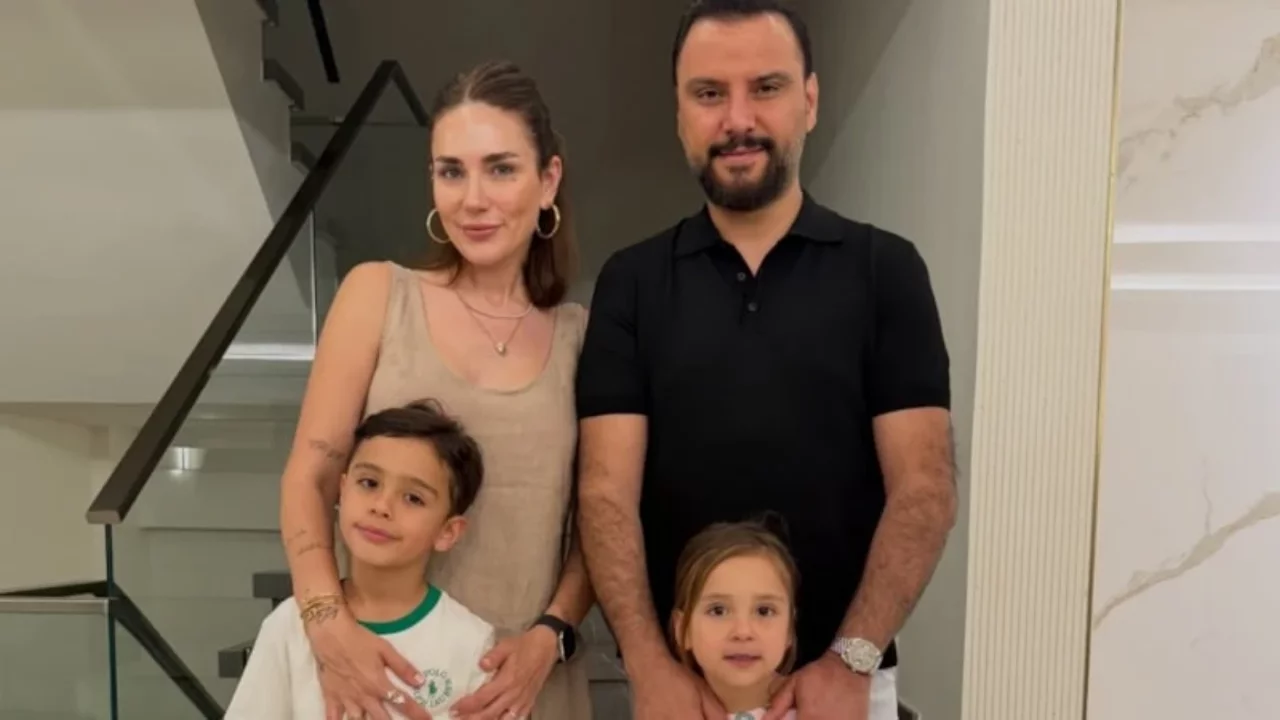 Alişan'dan oğlu Burak'a Fenerbah&ccedil;e g&ouml;ndermesi! "Talihsiz oğlum" s&ouml;zleri g&uuml;ld&uuml;rd&uuml;