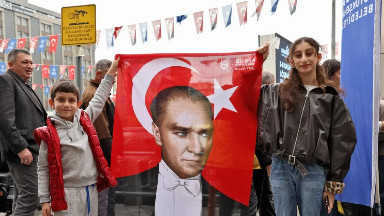 Büyükşehir'den Cumhuriyet Bayramı'na özel 'Ata Posteri' 
