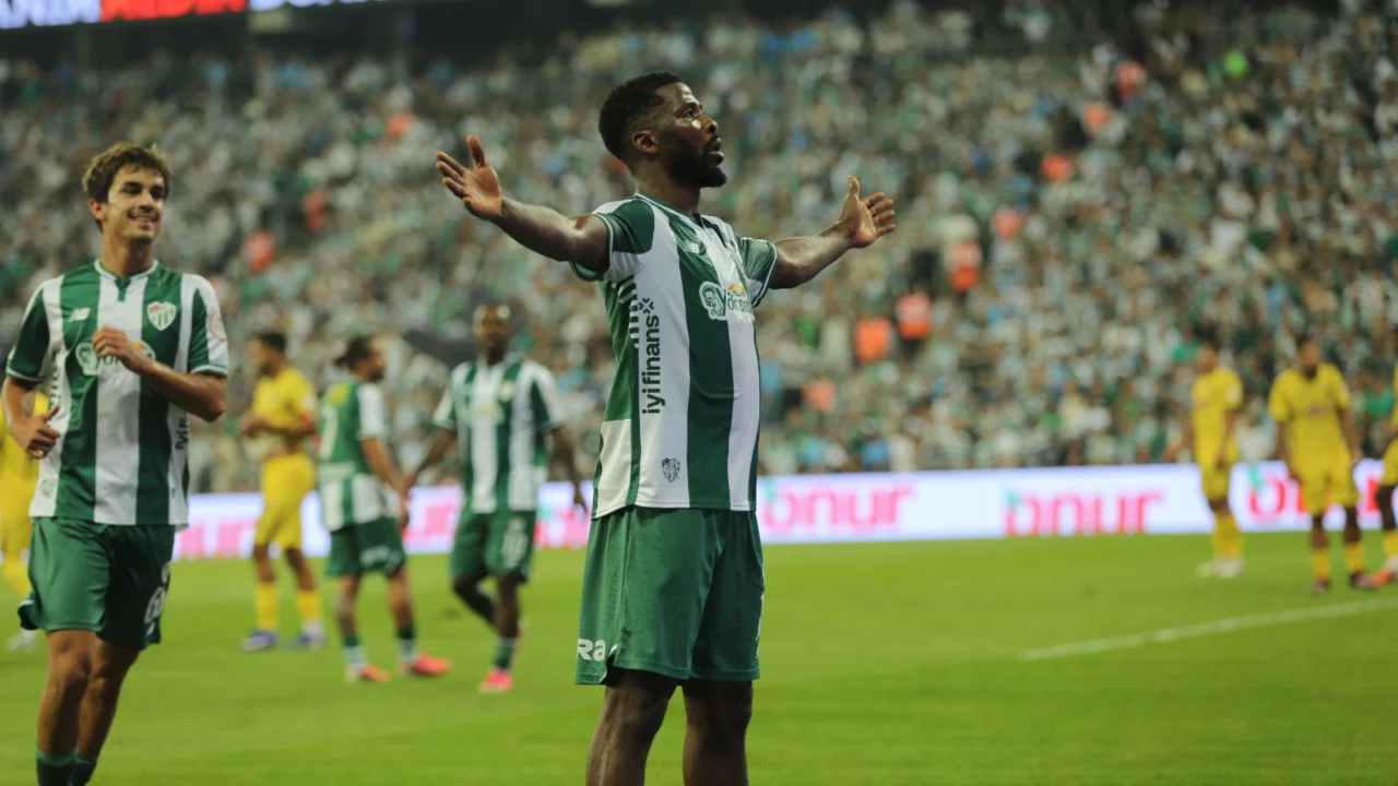 Bursaspor'un yıldızı Iheanacho konuştu! Taraftarlara &ouml;zel mesaj...