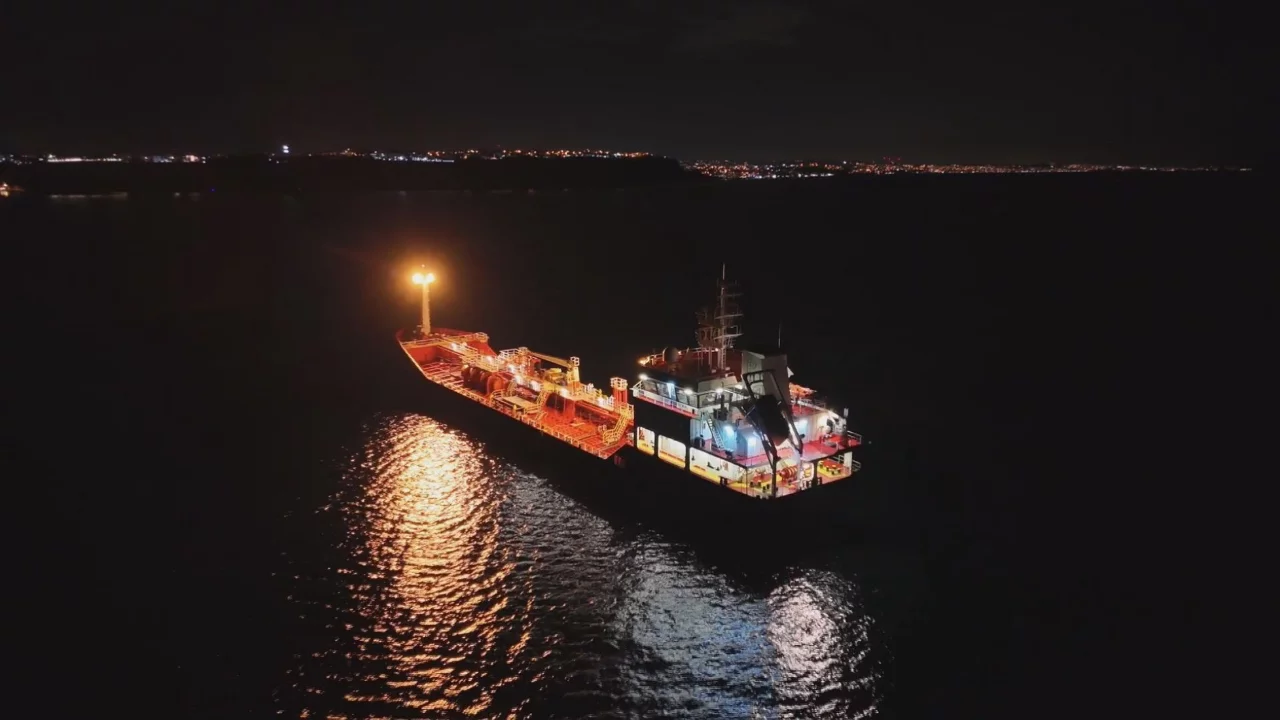 Silivri a&ccedil;ıklarında batan gemiyle ilgili yeni gelişme! Denizde bir erkek cesedi bulundu
