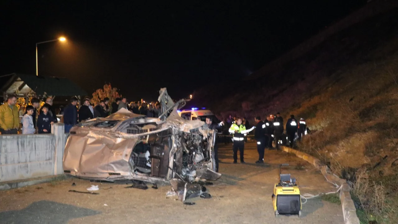 Erzurum'daki feci kazada &ouml;l&uuml; ve yaralıların kimlikleri belirlendi