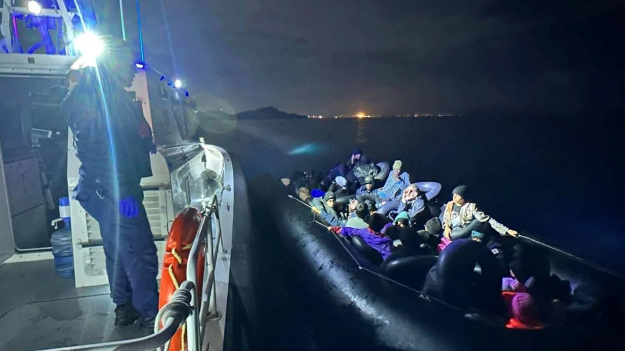 İzmir'de düzensiz göçmen operasyonu! 3 ilçede 111 kişi yakalandı