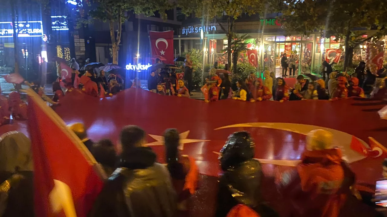 Bursa'da Cumhuriyet coşkusu FSM'ye taştı!