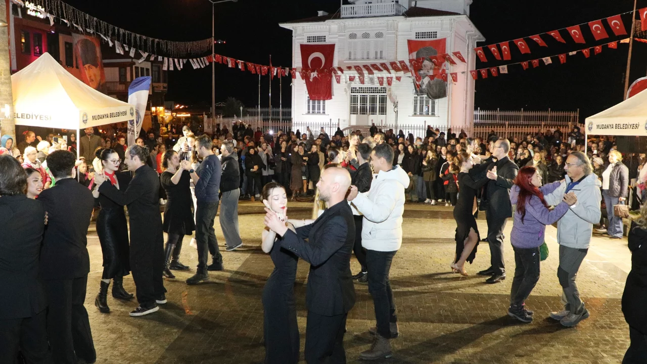 Cumhuriyet'in 103. yılında Mudanya'da b&uuml;y&uuml;k coşku