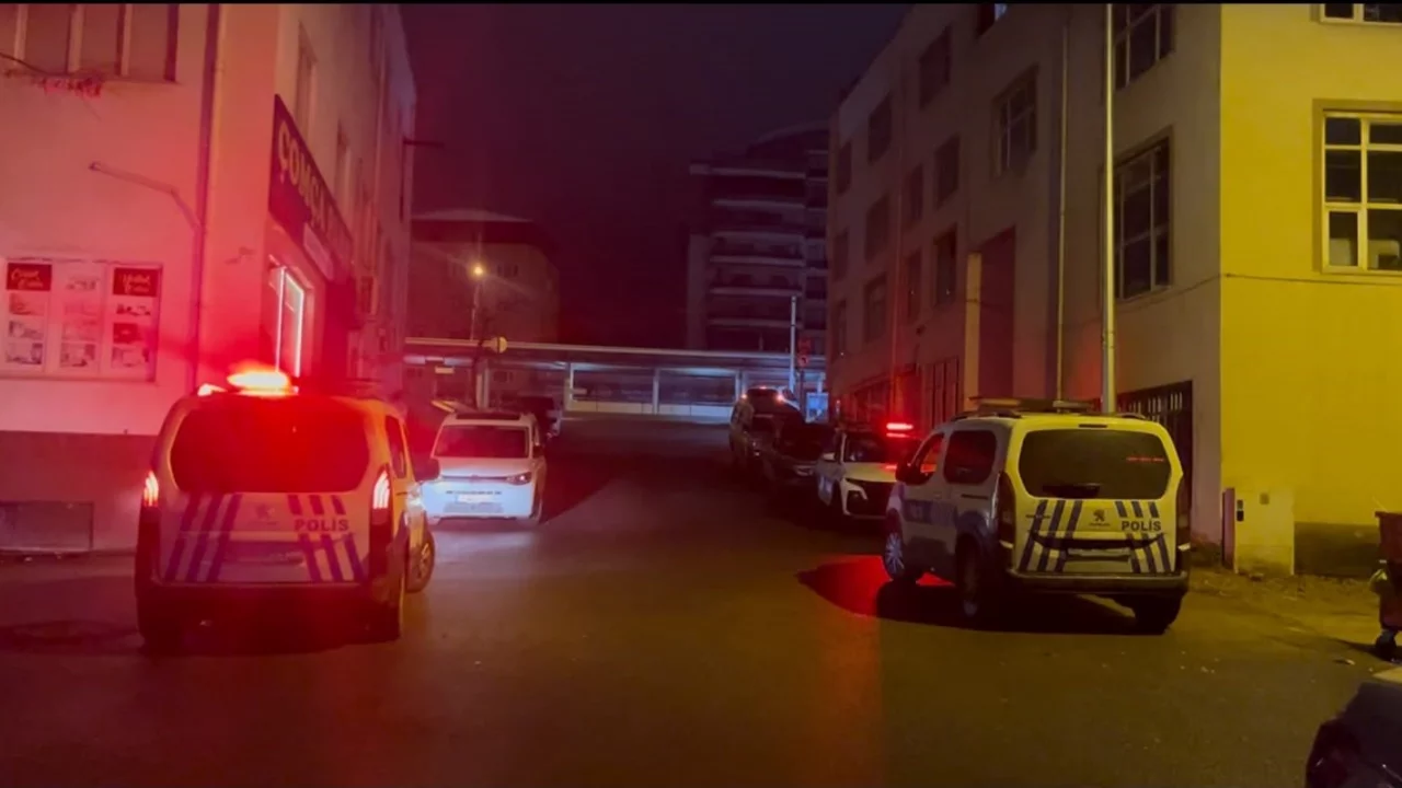 Bursa'da sokak ortasında kanlı hesaplaşma! Baba öldü, oğlu yaralandı