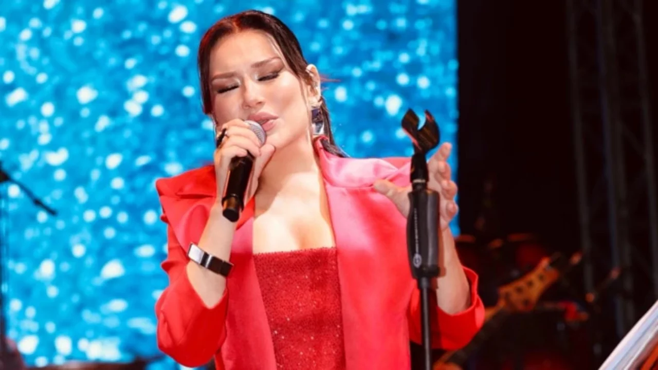 Deniz Seki'den 3 ay sonra büyük dönüş! Geçirdiği kazanın ardından yeniden sahnede