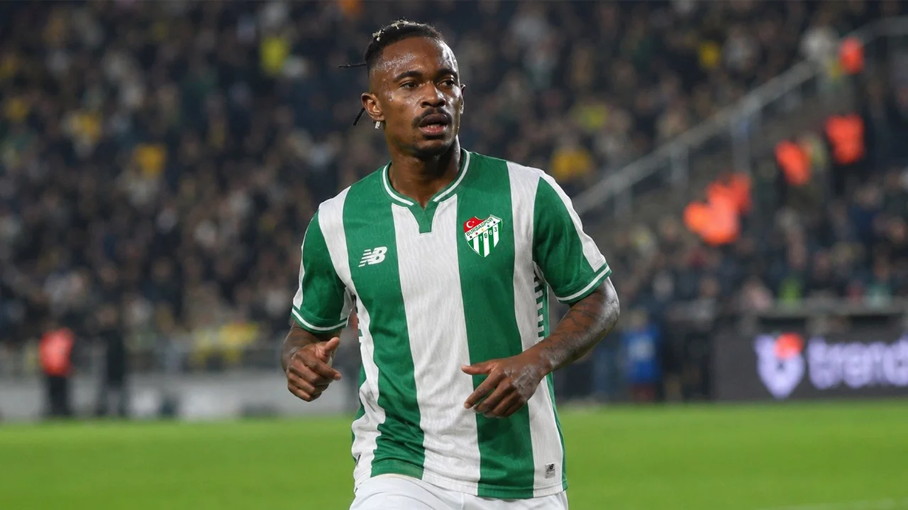Bursaspor'un yıldızından k&ouml;t&uuml; haber! 2 ma&ccedil;ta forma giyemeyecek...