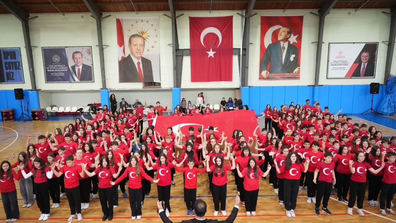Yenişehir'de Cumhuriyetin 103. yılı coşkuyla kutlandı