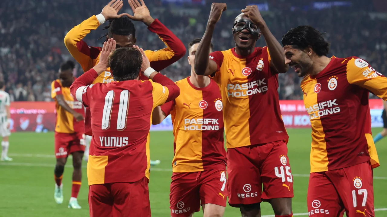 Galatasaray'dan Konyaspor deplasmanında 4 goll&uuml; galibiyet! İkinci yarıda farkı a&ccedil;tı