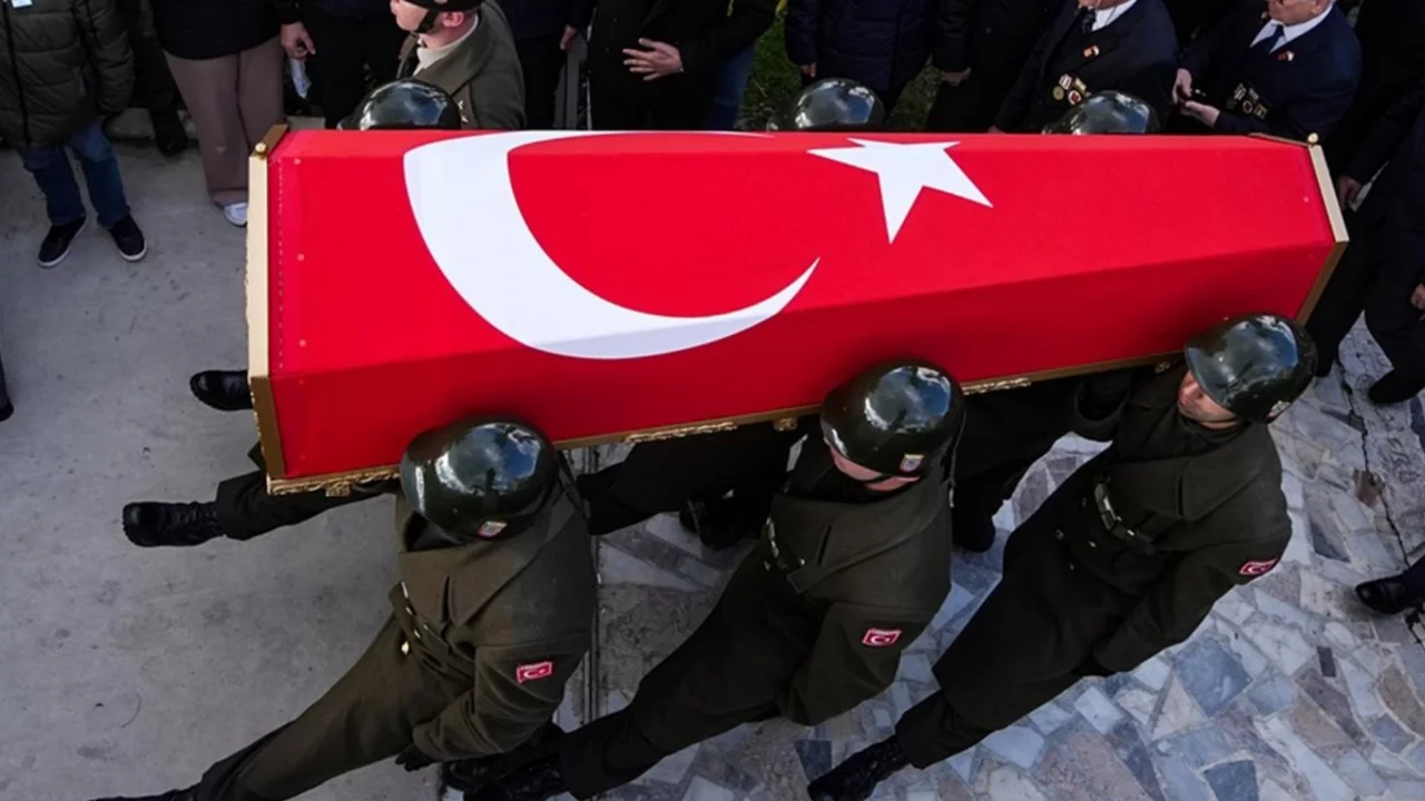Kahreden haber! Sınırda a&ccedil;ılan ateş bir askerimizi şehit etti