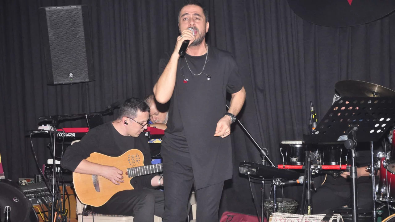 İrfan Şehitoğlu Veni V Vidi sahnesinde coşkuyu zirveye taşıdı!