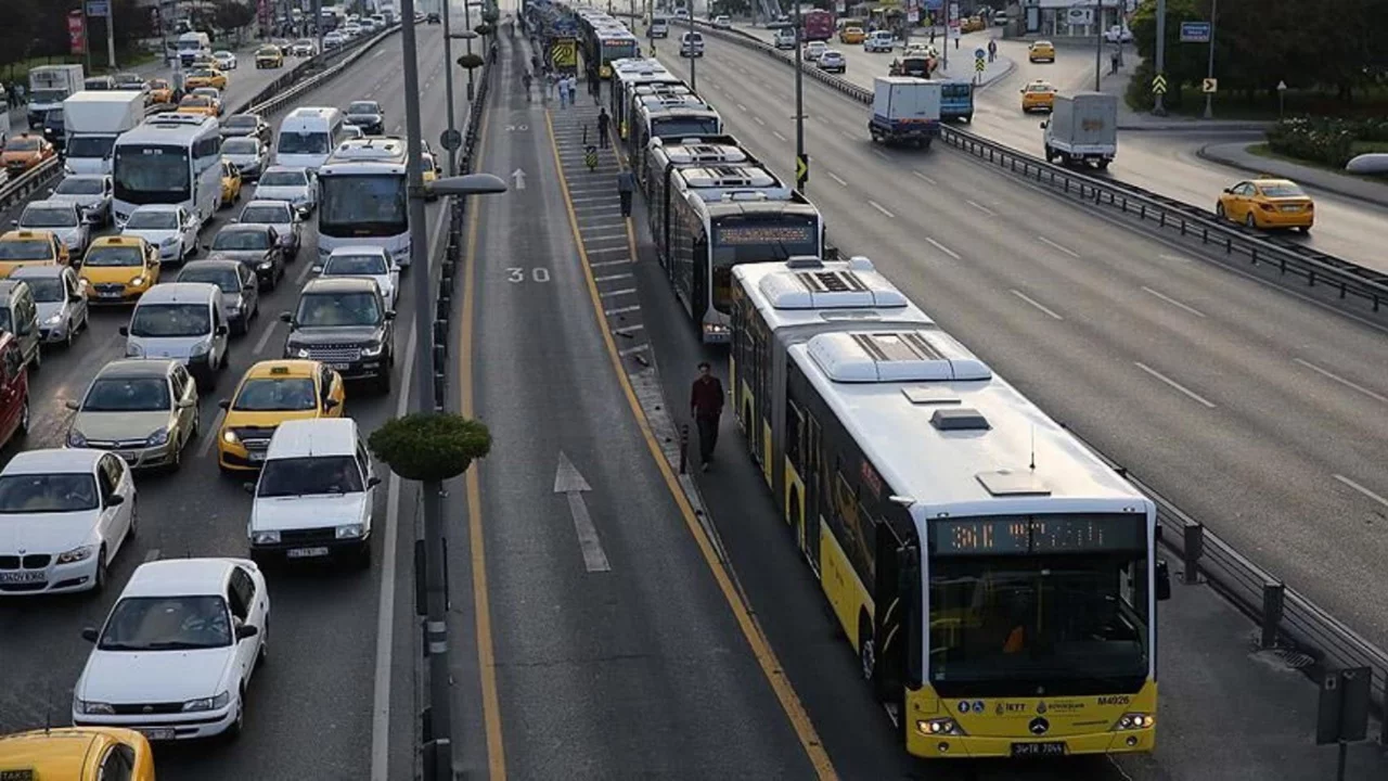 İstanbul'da bu g&uuml;zergahlara dikkat: K&ouml;pr&uuml; kapanıyor, metrob&uuml;s &ccedil;alışmayacak
