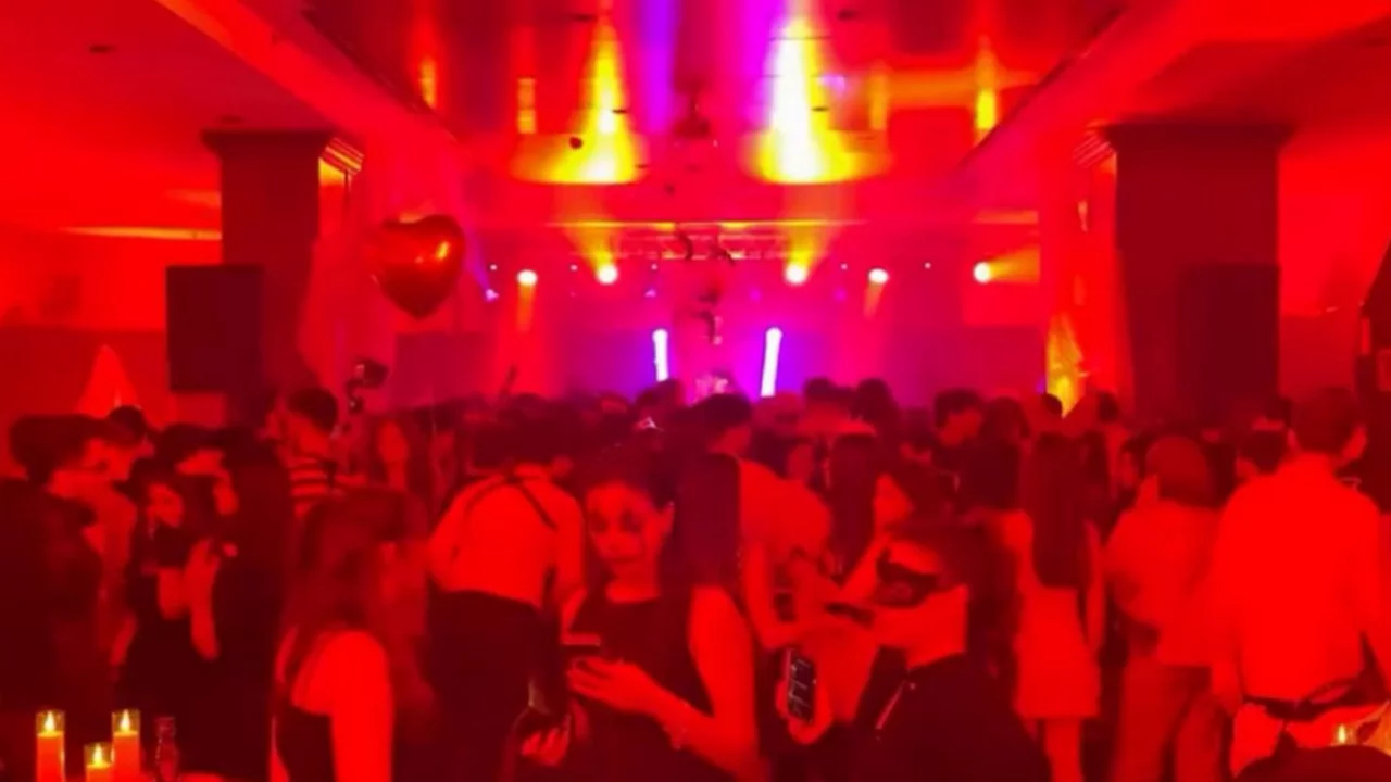 G&ouml;r&uuml;nt&uuml; Suriye'den! Gece kul&uuml;b&uuml;nde b&ouml;yle kutladılar