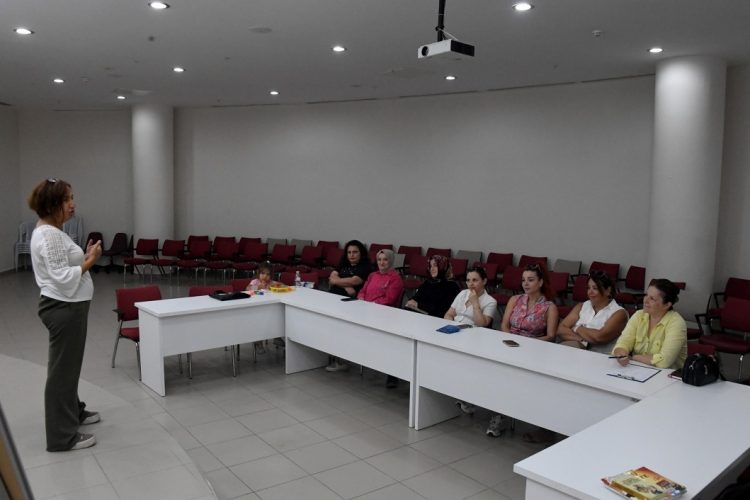 Osmangazi Belediyesi'nden velilere özel kitap atölyesi