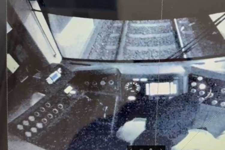 Bursa'da metronun altında kalmıştı! Kaza anı kamerada