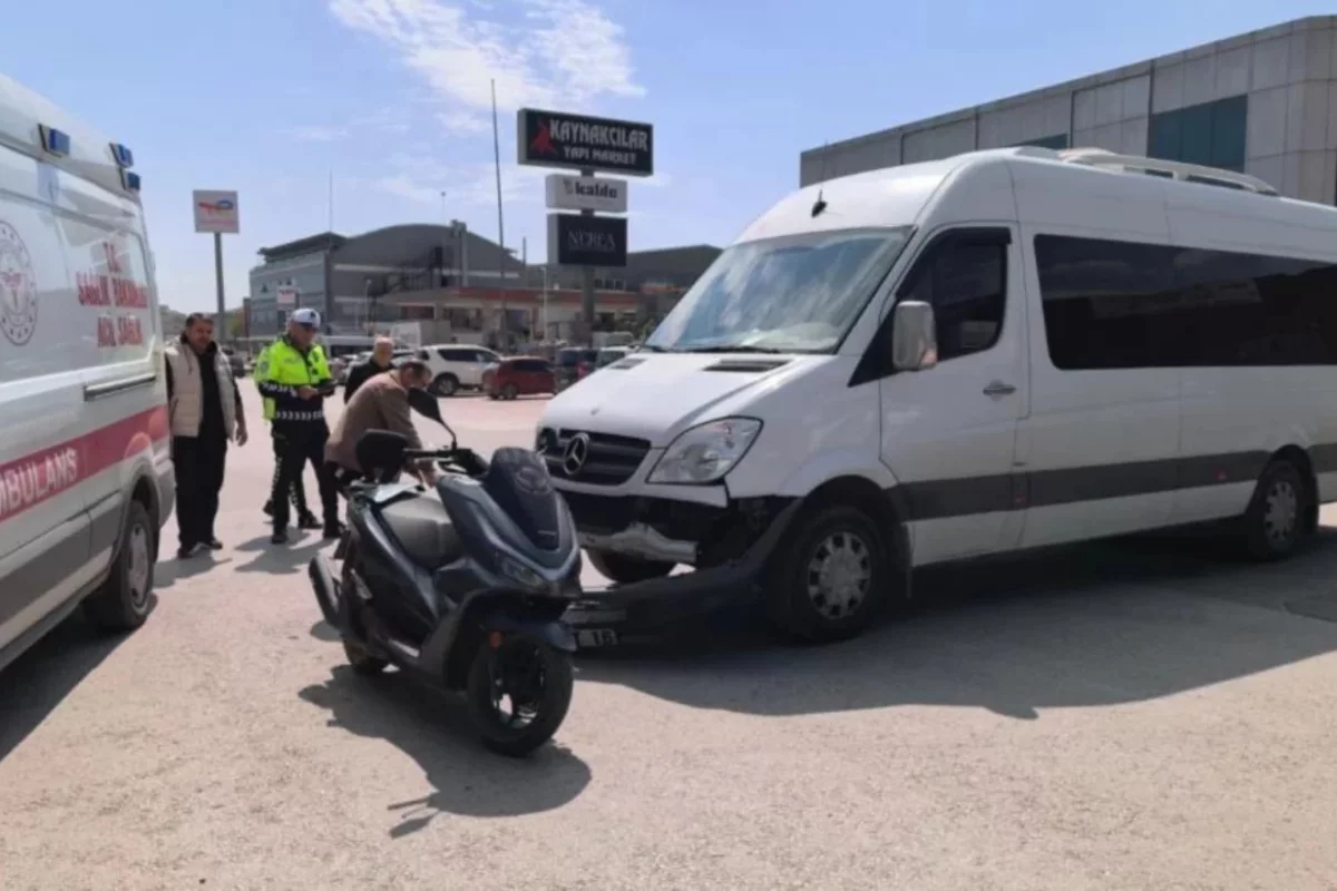 Bursa'da korkutan motosiklet kazası: Baba ile kızı yaralandı
