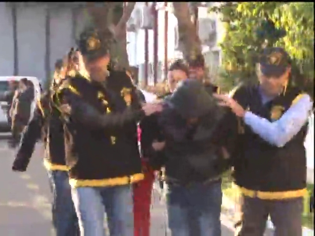 İki sevgilinin aşkla gasp tuzağı