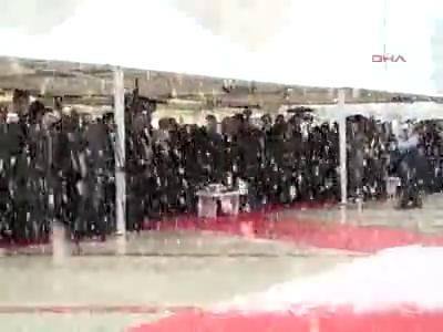 Arınç kar altında okul açtı
