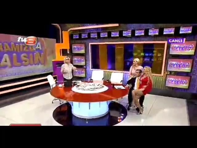 Cicişler Sacit Aslan'ın kucağında