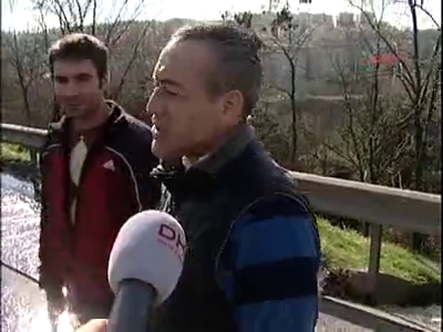 Halk otobüsü TEM'in ortasında  yandı