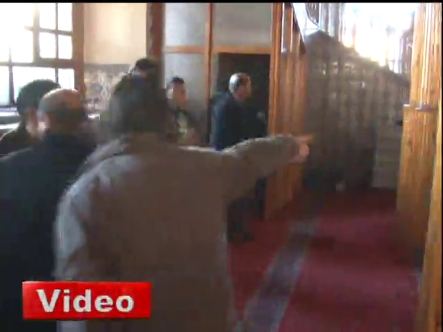 Müezzin polis, hırsızı yakaladı
