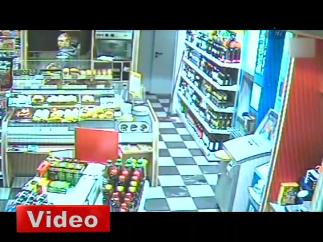 Marketi soyamayınca oturup ağladı!