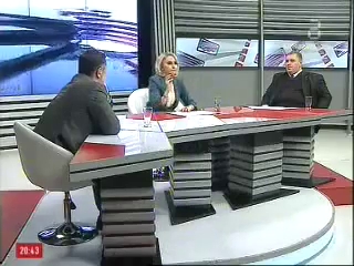 Canlı yayında yumruklar konuştu!