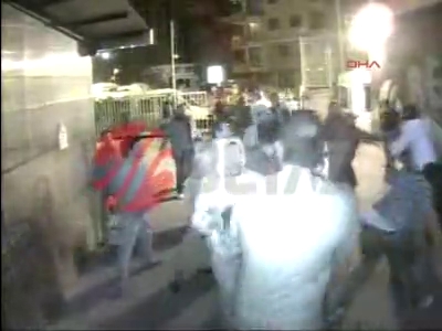 Beyaz TV'ye saldırı anı kamerada