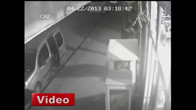 Kar maskeli hırsızlar kamerada