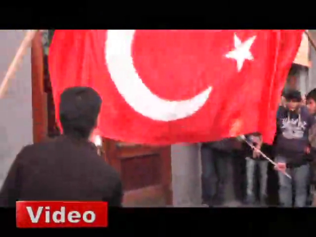 Erivan'da Türk Bayrağı yaktılar