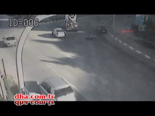 Beton mikserinin altında can verdi!
