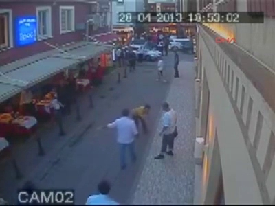 Silahlı saldırı dehşeti kamerada