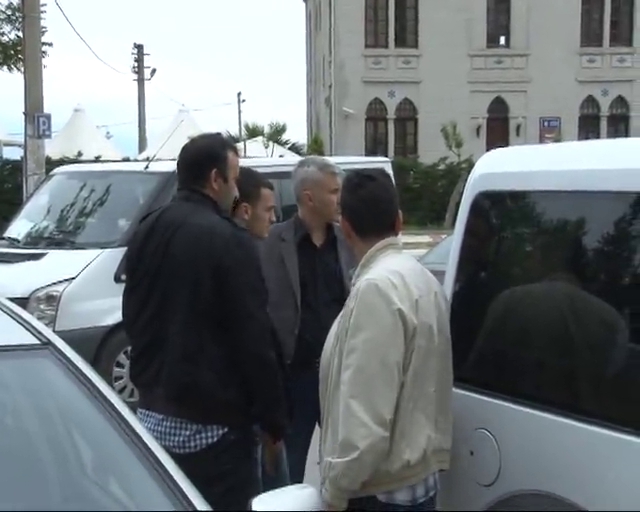 Kürtaj parası için amcası ve yengesini öldürdü!